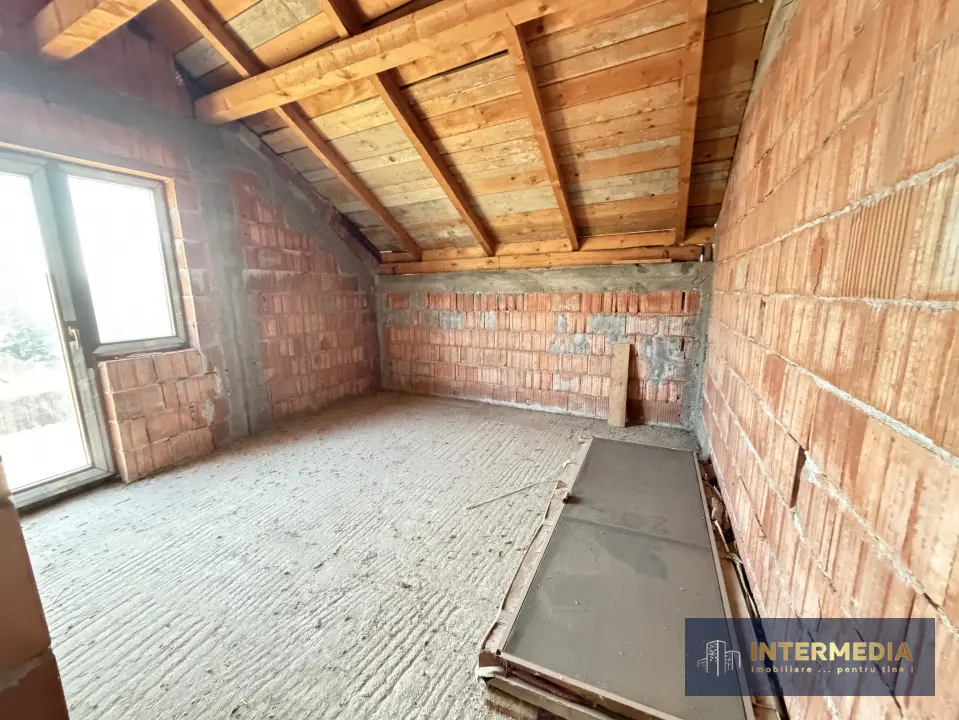 Casă în roșu în Alba Iulia, Cartier Orizont, 220 mp utili, teren 388 mp, fotografia 15