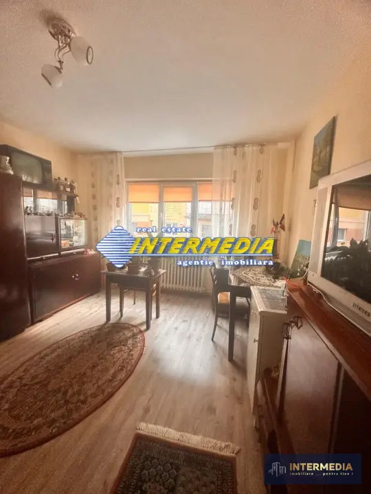 Garsoniera decomandata 32 mp de vanzare etaj 1 Cetate, fotografia 4