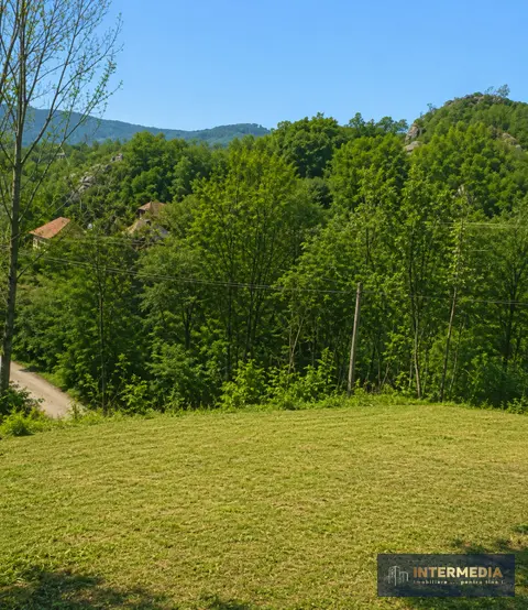 Teren intravilan 1257 mp la liziera pădurii, Meteș, la 15 km de Alba Iulia
