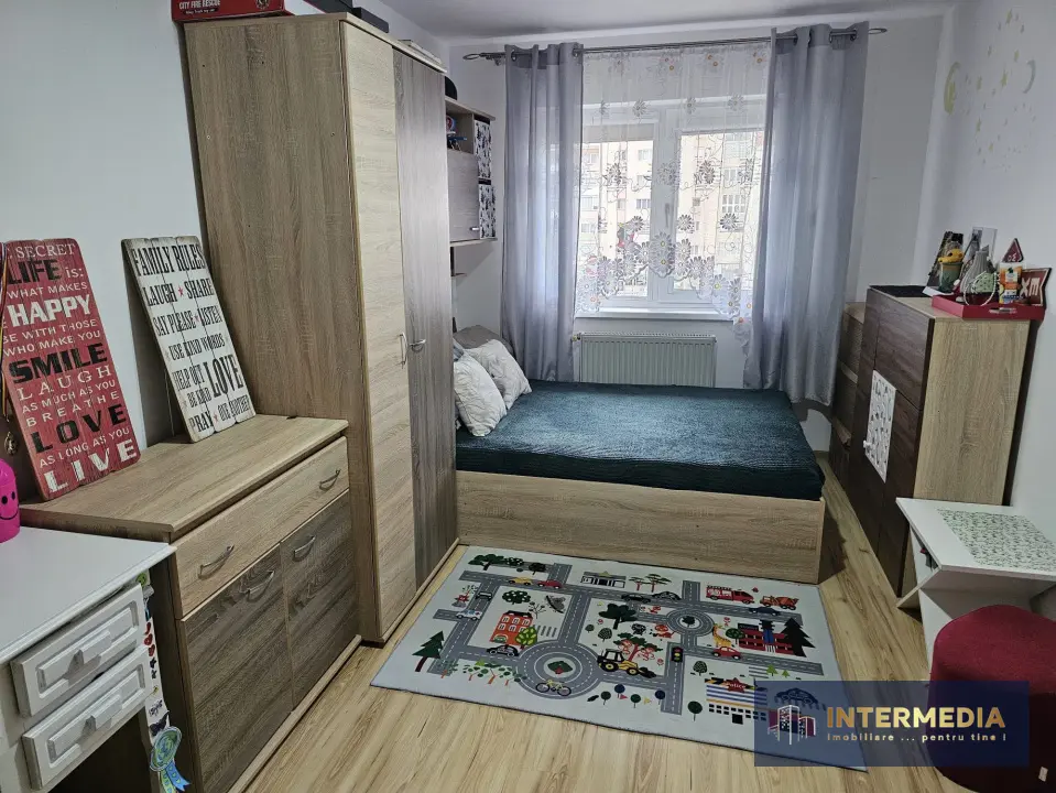 Apartament 3 camere decomandate în Cetate, Alba Iulia, etaj 3, mobilat, cu beci și parcare, fotografia 11