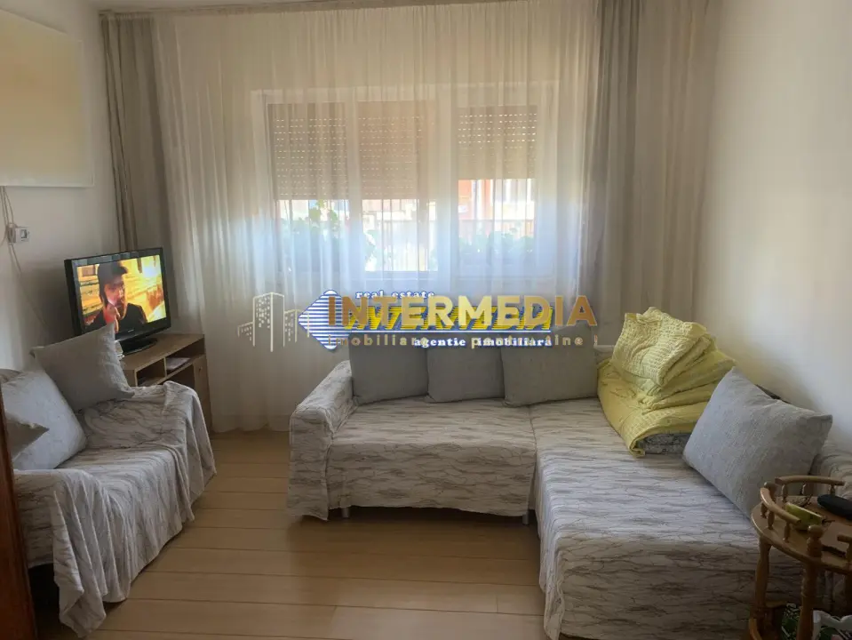 Casa de vanzare 5 camere teren aferent 1410 mp cu toate utilitatile zona Oarda, fotografia 2