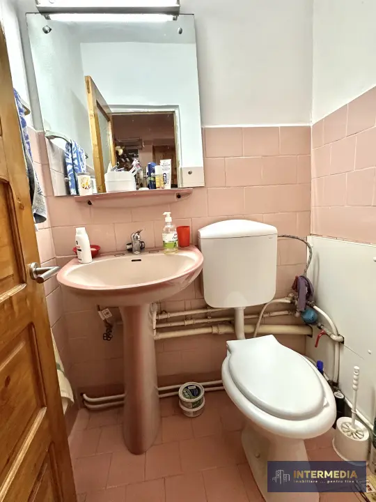 Apartament cu 3 camere decomandat, 80 mp utili, zona Centru, Alba Iulia, 2 balcoane, fotografia 13