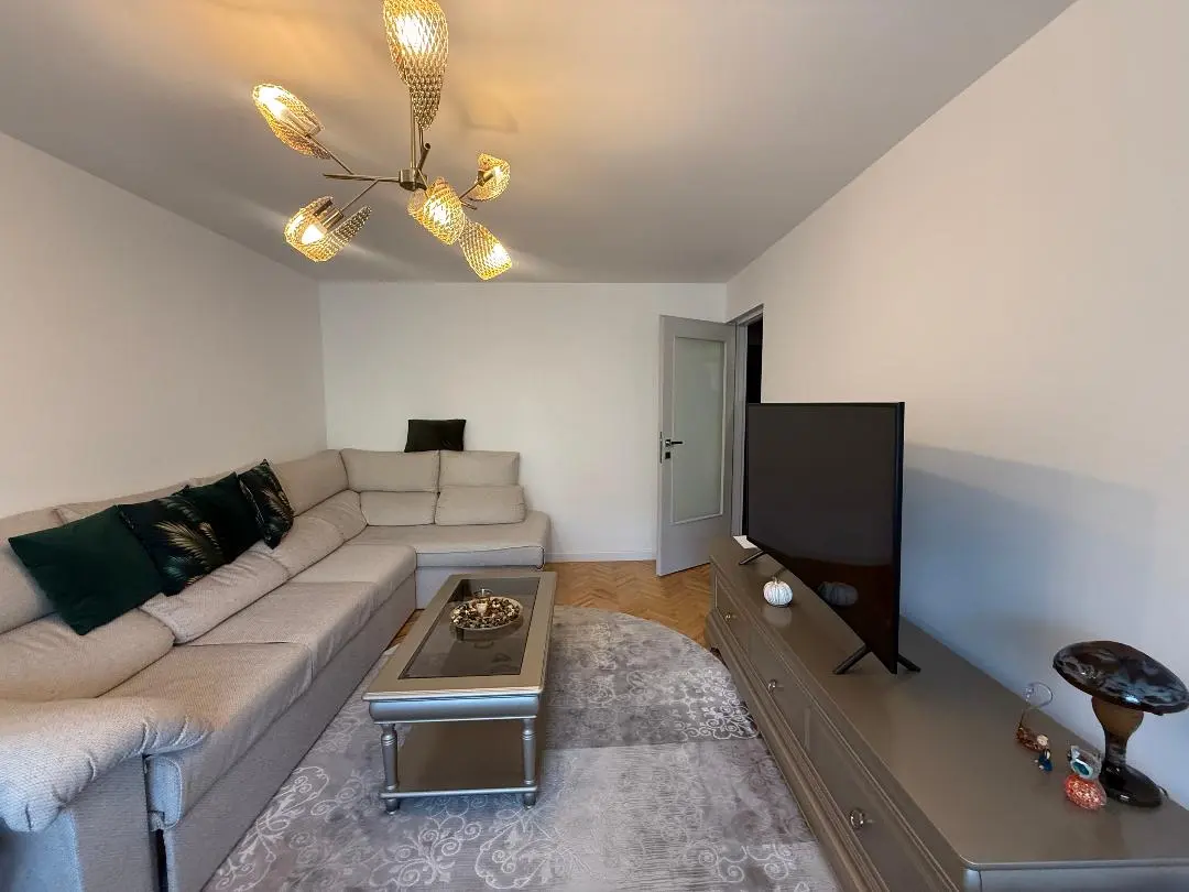Apartament cu 3 camere de vânzare în Alba Iulia, zona Ampoi 3, fotografia 1