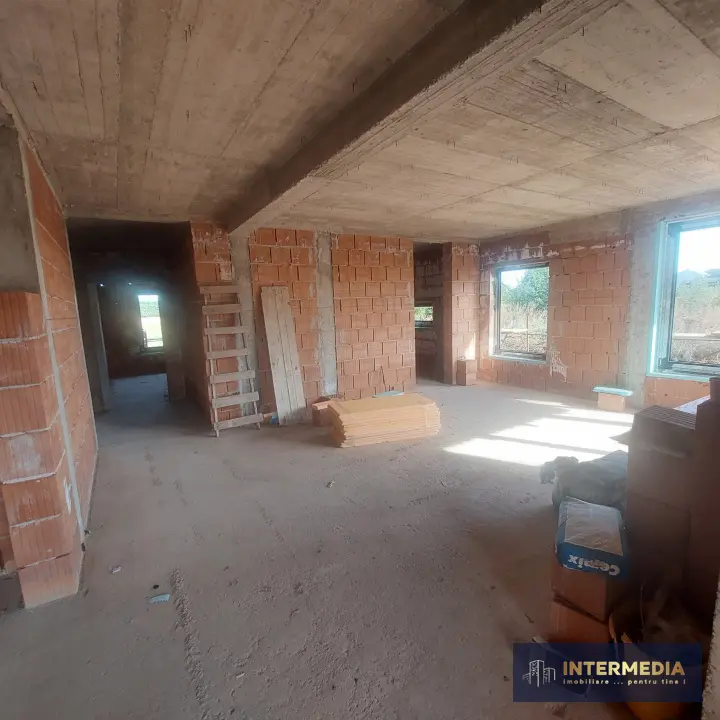 Casa noua cu 4 camere situata in zona Alba Miceti la asfalt cu toate utilitatile, fotografia 8