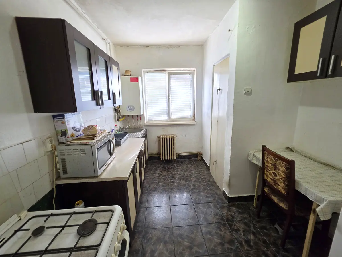 Apartament cu 2 camere, zona Dallas, Aiud, fotografia 3