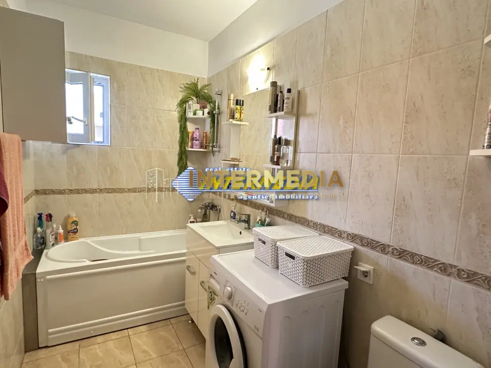 Apartament 2 camere Bloc Nou CENTRU Balcon Mansarda Boxa 12 mp Parcare Mobilat, fotografia 5