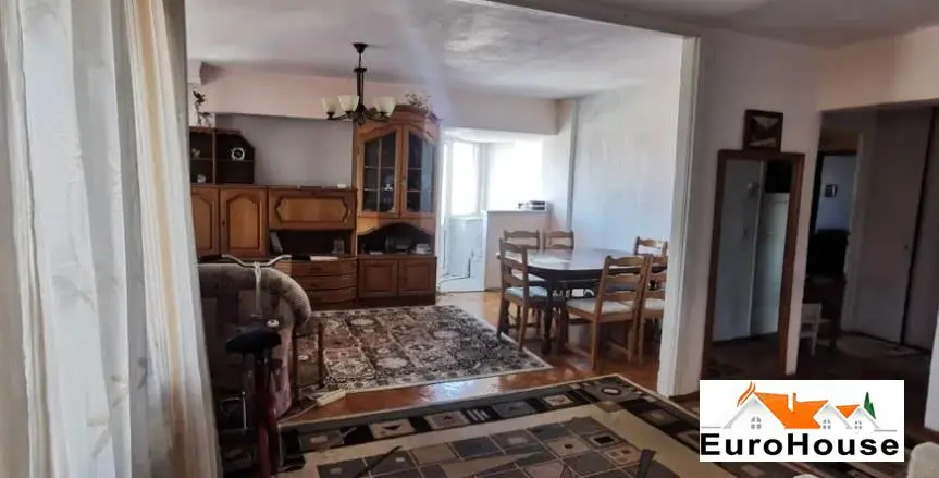 Apartament cu 3 camere de vânzare în Alba Iulia, zona ultracentrală, fotografia 2