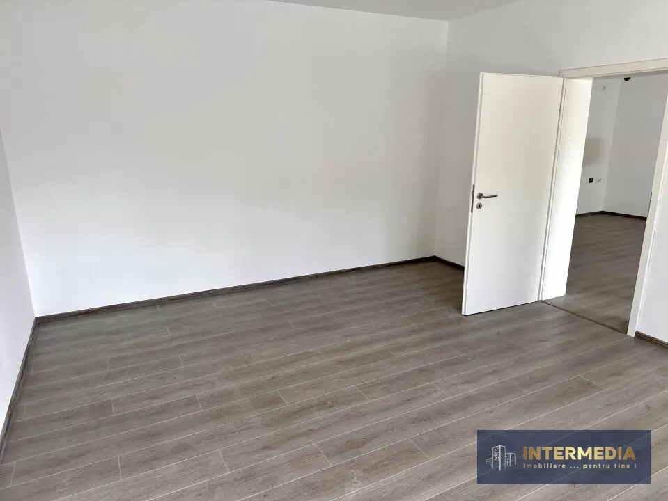 Casă de vânzare, 245 mp utili, teren 446 mp, compartimentată în 5 apartamente, fotografia 6
