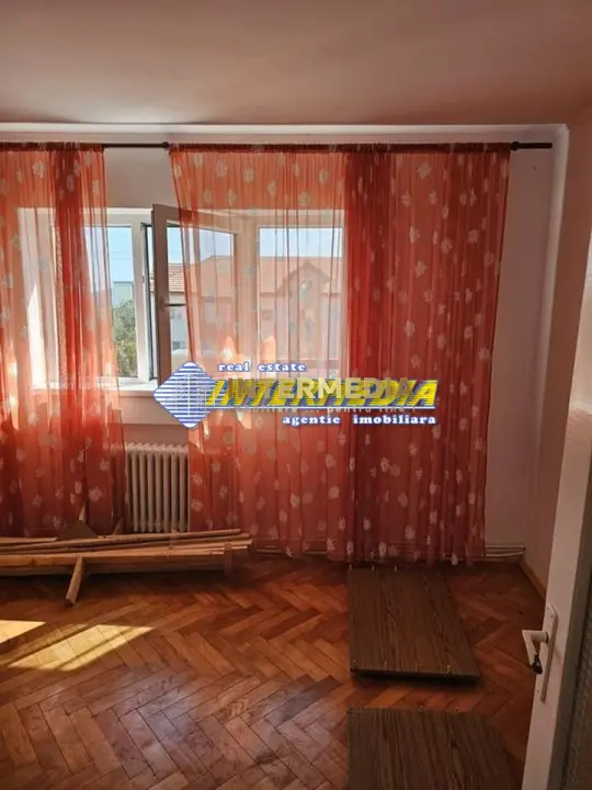 Apartament 3 camere 70 mp cu Balcon de Vanzare in Ampoi 1 Alba Iulia, fotografia 8