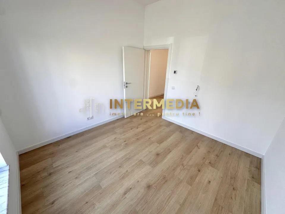 CASA NOUA, 90 MP, FINISATA LA CHEIE, ASFALT, TOATE UTILITATILE, fotografia 13