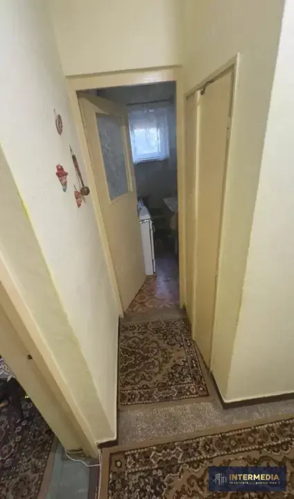 Apartament cu 3 camere semidecomandat, zona Cetate, Alba Iulia, etaj 2, fotografia 7