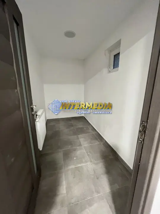 Spatiu comercial de vanzare in Alba Iulia zona Cetate finisat complet, fotografia 2