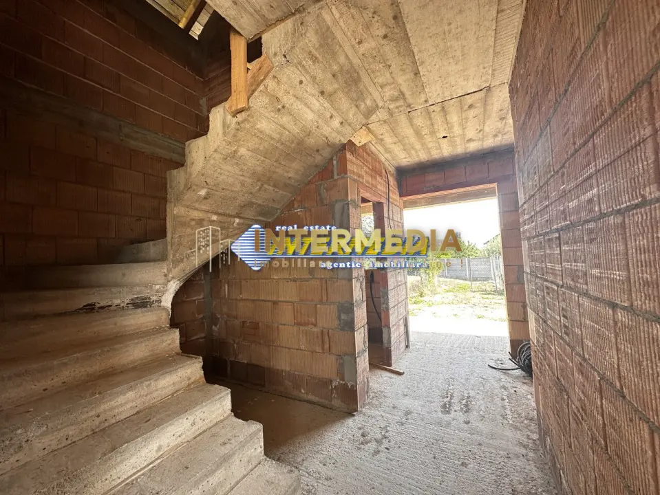 Vanzare Casa Individuala P+M la Rosu cu 345 mp teren si utilitati in Alba Iulia, fotografia 3