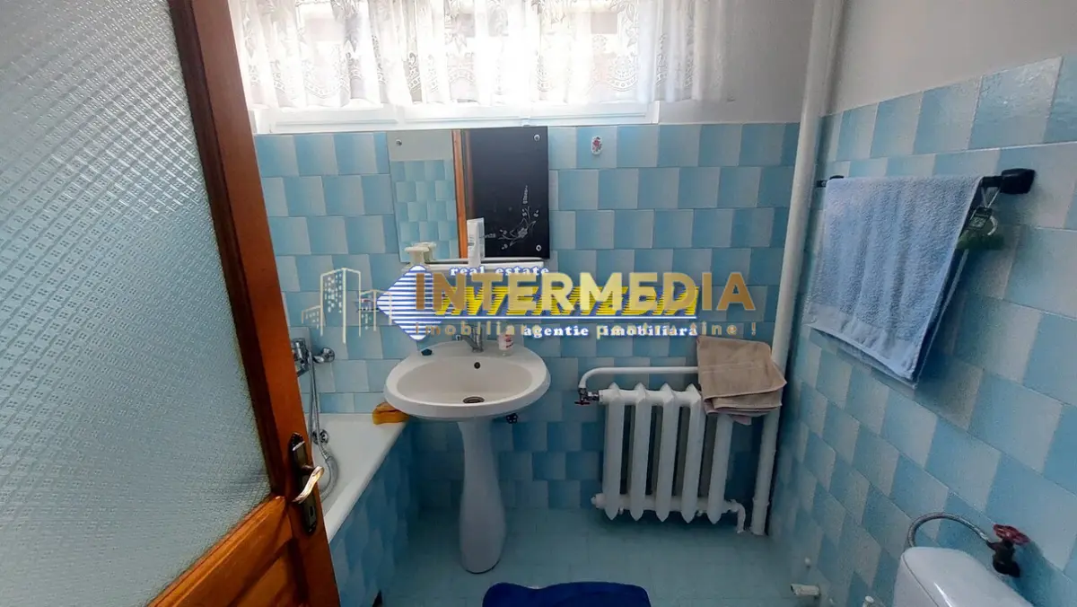 Casa de vanzare cu 5 camere in cartier Cetate Alba Iulia finisata D+P+E, fotografia 4