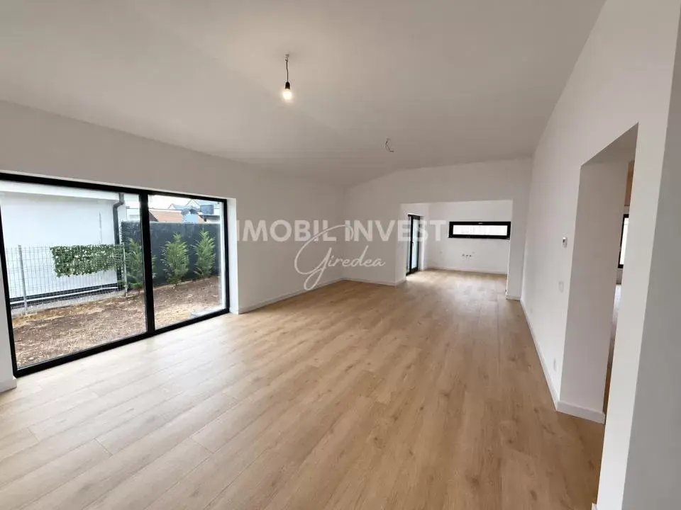 Casă individuală modernă, 100 mp utili, terasă de 30 mp, curte amenajată, fotografia 2