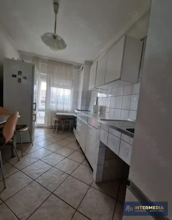 DE VANZARE, APARTAMENT 3 CAMERE, DECOMANDAT, ETAJ 1, CENTRU, 73 MP, fotografia 4