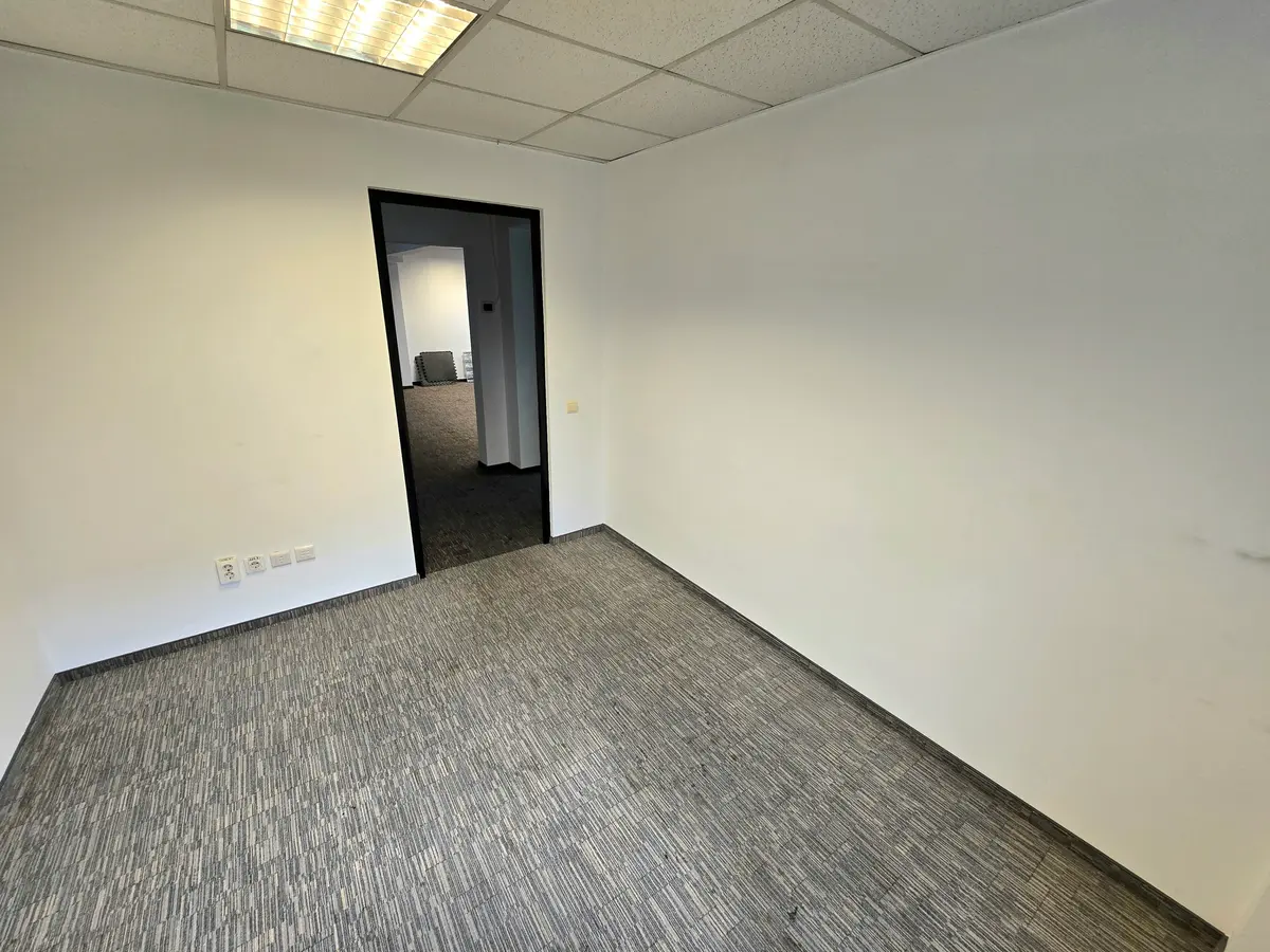 Spațiu comercial de 15 mp, pretabil pentru arhivă, în zona Cetate, fotografia 12