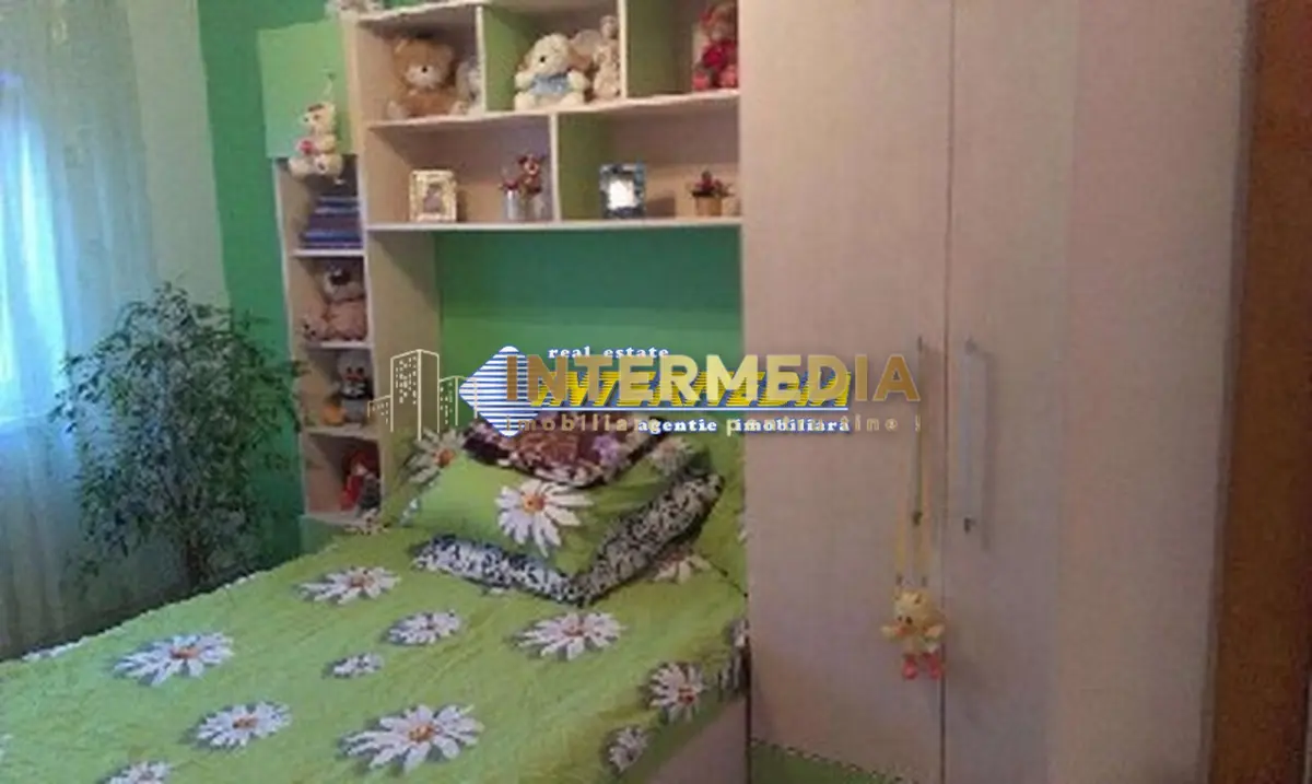 Apartament 3 camere decomandat de vanzare etaj 3 finisat, fotografia 3