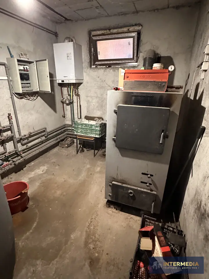 Casă în Alba Iulia, 5 camere, 3 băi, mobilată și utilată, teren 427 mp, fotografia 14