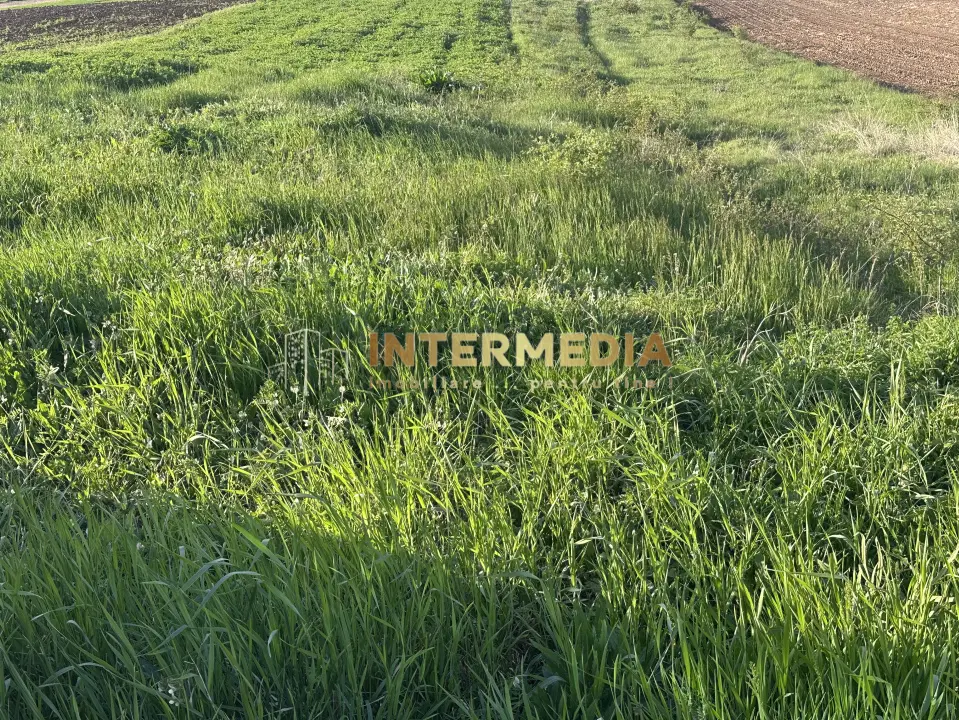 Teren Intravilan de vanzare in Alba Iulia zona Micesti in suprafata de 1077 mp, fotografia 2