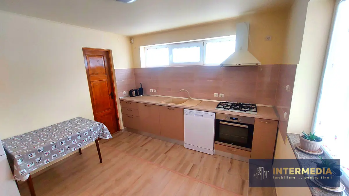 Gospodarie, casa cu 5 camere si 8272 mp teren, in Oarda, fotografia 5