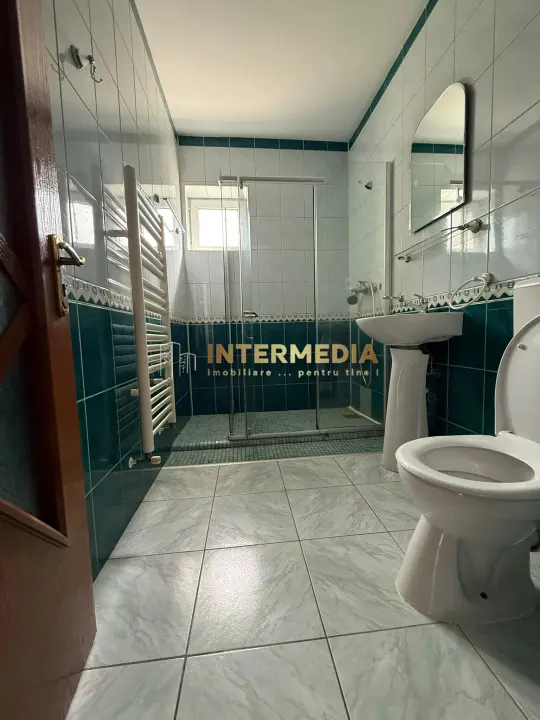 Inchiriere Apartament cu 2 Camere, Etaj 1, Mobilat si Utilat Complet, Central, fotografia 6