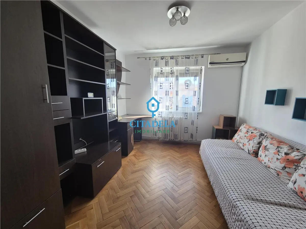 Apartament cu 4 camere decomandat, zona Cetate, etaj 3, fotografia 5