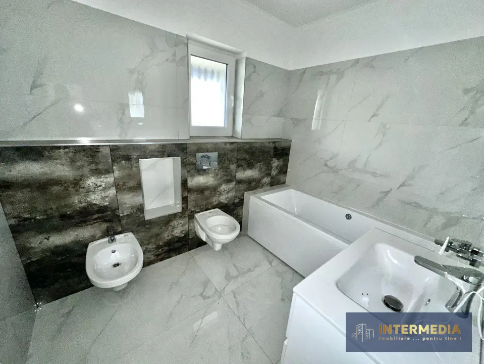 CASA NOUA, 120 MP, 3 DORMITOARE, LIVING, 2 BAI, TERASA, FINISATA COMPLET, fotografia 4