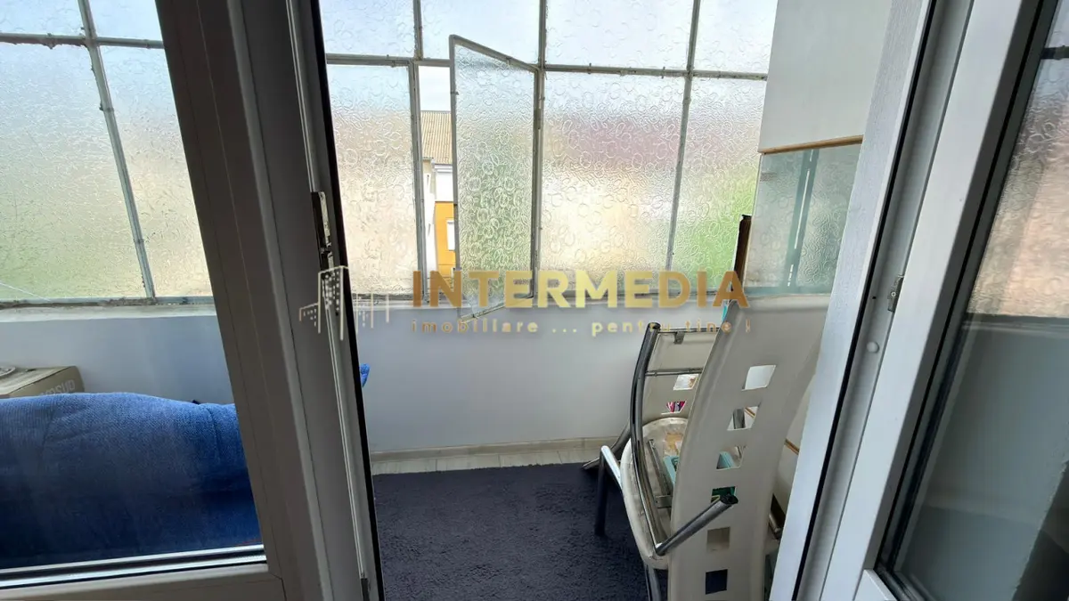 Vanzare Apartament 2 camere cu Balcon CUGIR Parcare Finisat Utilat Mobilat, fotografia 10
