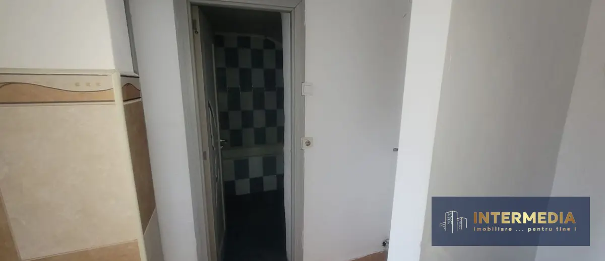 Apartament cu 2 camere de vânzare, decomandat, etaj 2, Alba Iulia, fotografia 5