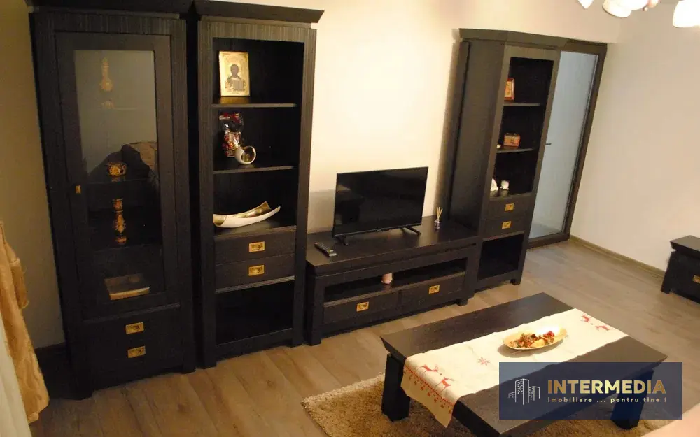 Apartament 2 camere de închiriat în Tolstoi, Alba Iulia, renovat complet, mobilier nou, parcare, fotografia 8