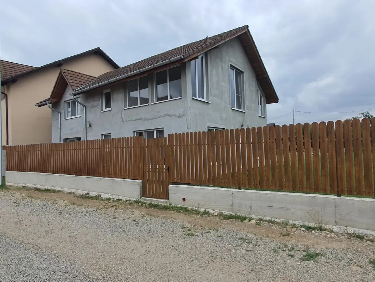 Casă individuală, 560 mp teren, 30 ml deschidere, toate utilitățile, Ciugud, fotografia 1
