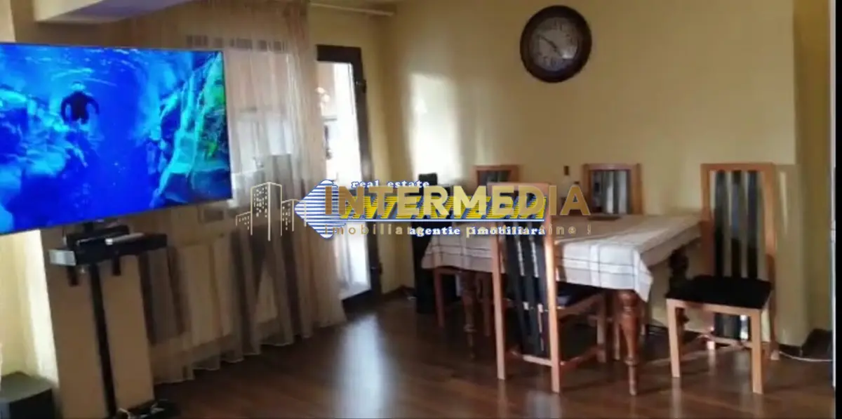 Apartament cu 4 camere decomandat etaj 3 Cetate, fotografia 5
