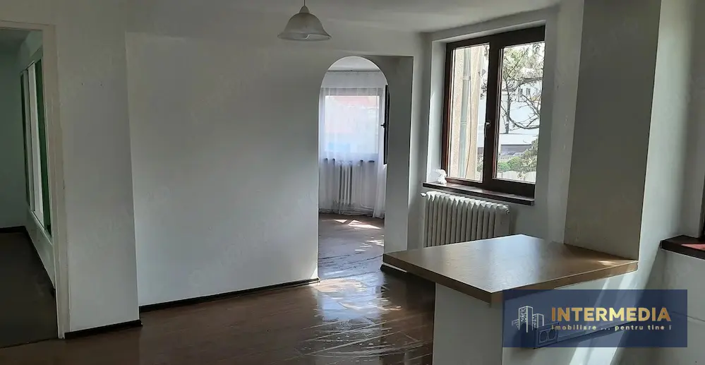 Spațiu comercial pe P+1 în zona Centru, Alba Iulia, potrivit pentru birou sau cabinet, fotografia 3