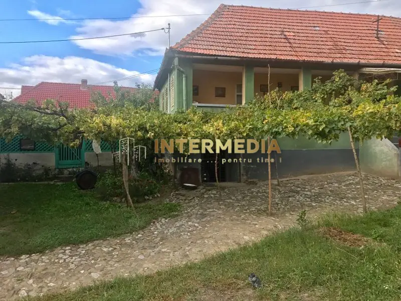 OKAZIE! Casa in Cricau 3 Camere 1300 mp. Curte Teren Fantana Utilitati Asfalt, fotografia 7