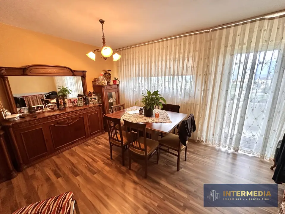 Vanzare Apartament 4 camere modificat in 3 CETATE M-uri vedere Parc 2 bai 2 balc, fotografia 13