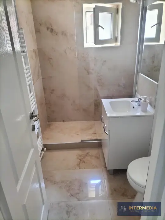 Apartament 3 camere 2 bai, parcare, CETATE mobilat si utilat complet, fotografia 13