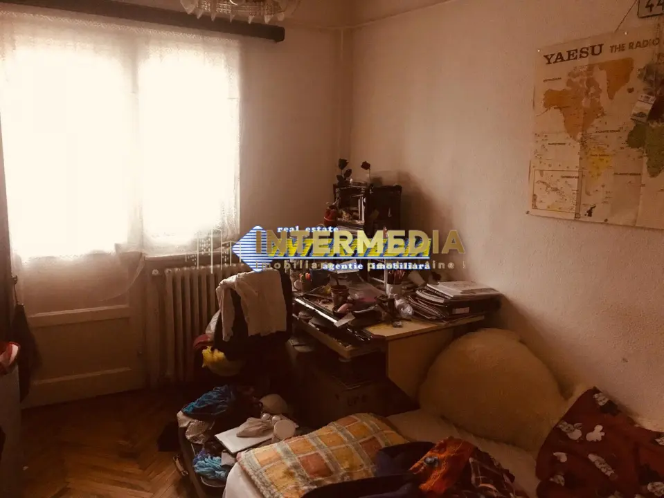 Vanzare apartament 4 camere deco bai 2 balcoane CETATE Closca bloc proprietate, fotografia 2