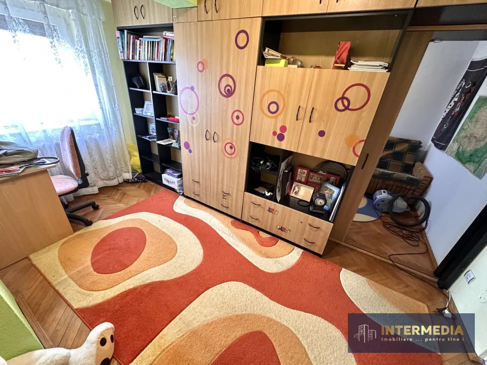 Apartament cu 3 camere decomandat, 80 mp utili, zona Centru, Alba Iulia, 2 balcoane, fotografia 5