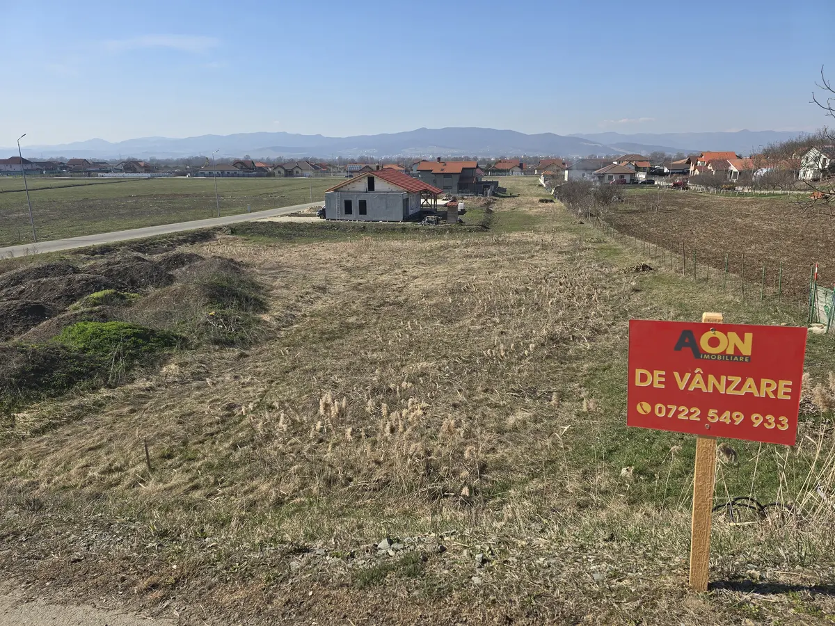 Teren intravilan de 2000 mp în Ciugud, cartier de case noi, fotografia 1