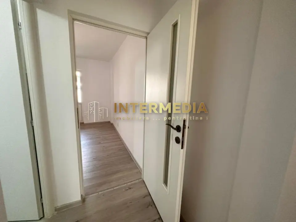 Inchiriere Spatiu Comercial la Bulevard 34 mp. finisat si utilat complet, fotografia 6