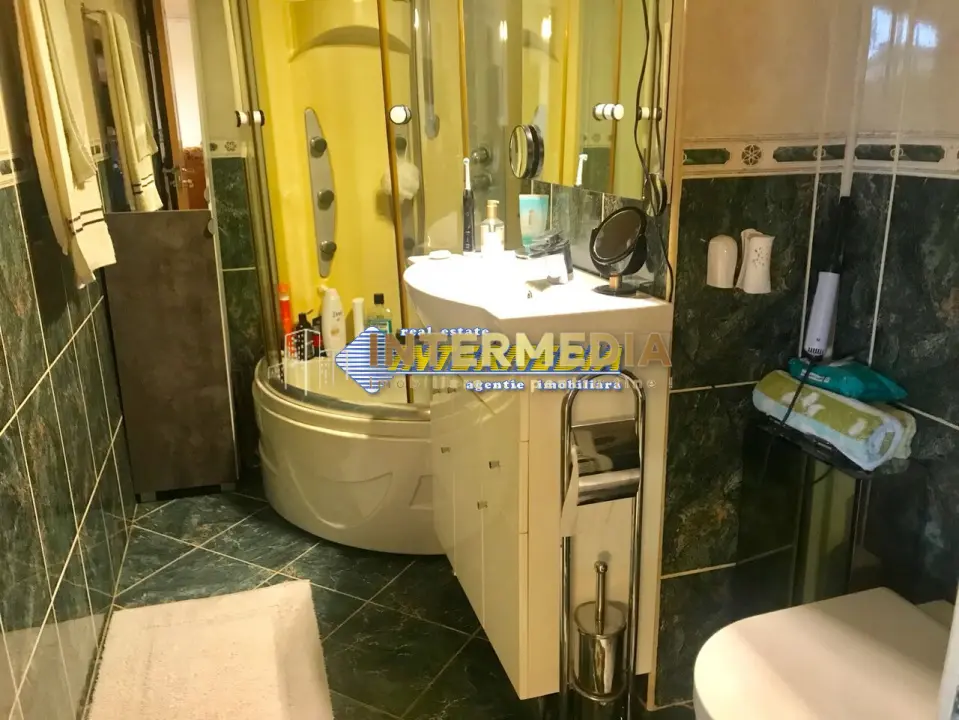 APARTAMENT 2 Camere Decomandate, Etaj 1, Zona CETATE M-uri, Mobilat Complet, fotografia 5