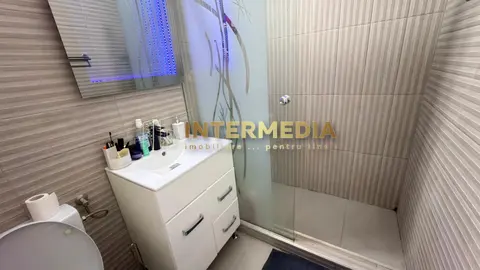 Vanzare Apartament 2 camere cu Balcon CUGIR Parcare Finisat Utilat Mobilat