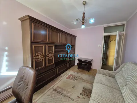 Apartament cu 4 camere, decomandat, în zona Cetate, Alba Iulia