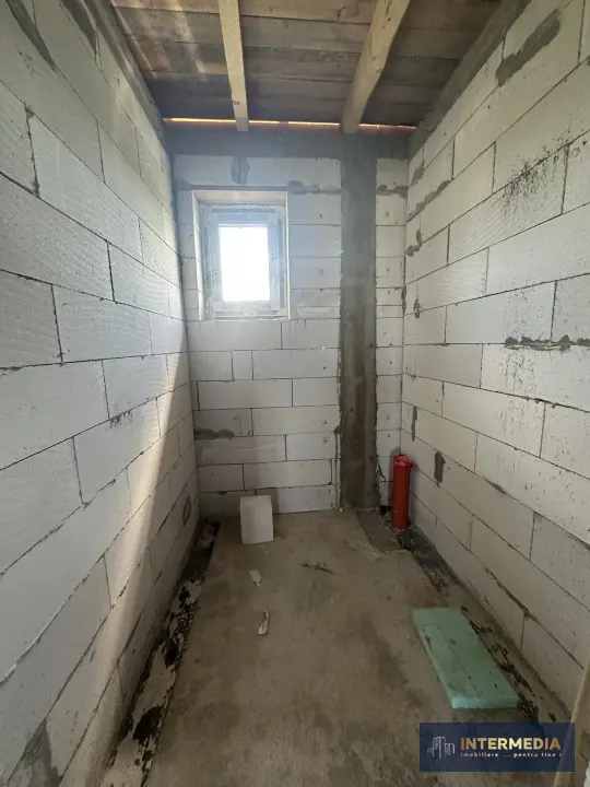 Casa in Rosu Teren 570 mp sau 1134 mp Terasa mare imprejmuit Barabant Alba, fotografia 9