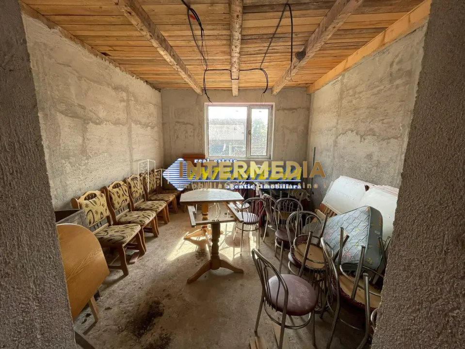 Casa de vanzare Alba Iulia zona Centru cu 5 camere teren aferent casei 370 mp, fotografia 2