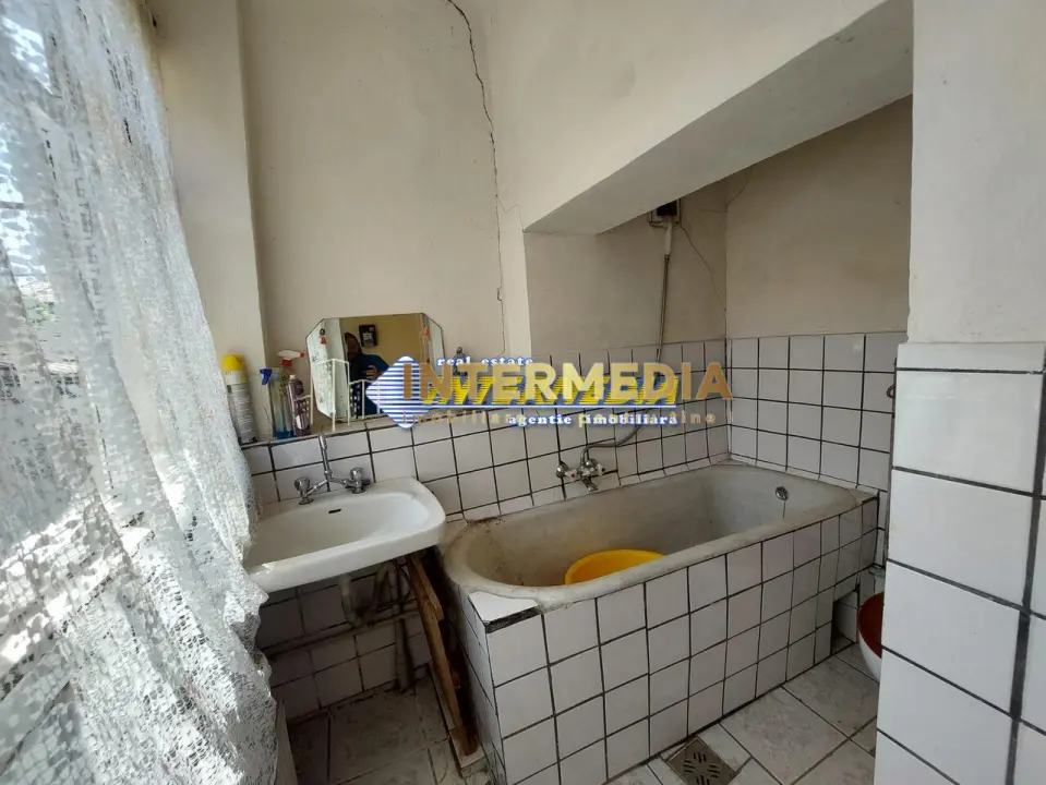 Casa de vanzare in Centru pozitie buna, asfalt, Ideal afacere!, fotografia 9