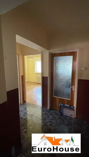 Apartament cu 4 camere de vânzare în Alba Iulia, zona Cetate, fotografia 3