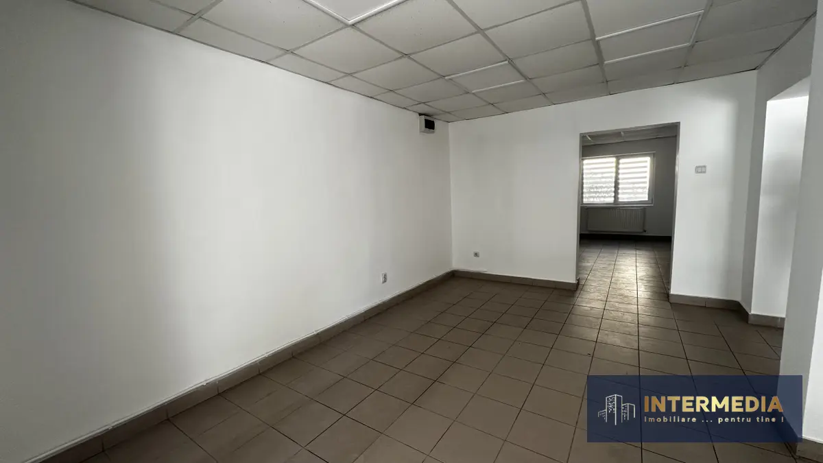 Inchiriere Spatiu Comercial 105 mp la Bulevard cu vad si parcare, fotografia 6