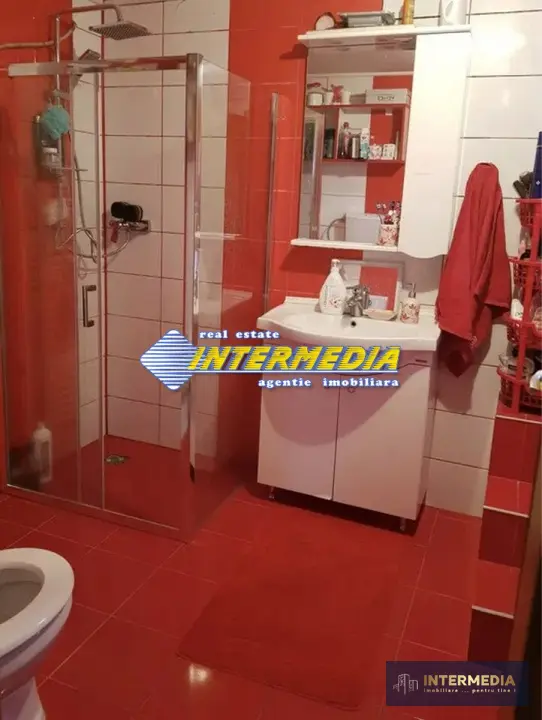 Casa de vanzare P+E Alba Iulia zona Centru finisata pretabila pensiune, fotografia 2